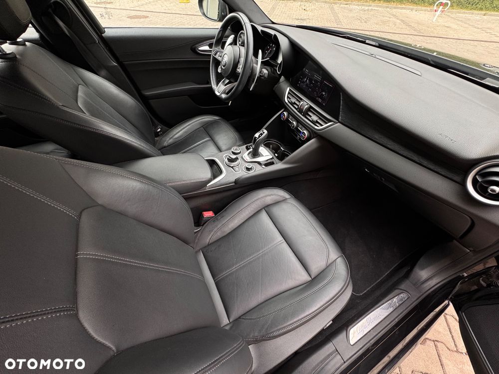 Alfa Romeo Giulia 2.0 Turbo 16V AT8 Veloce - 20