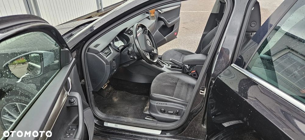 Skoda Octavia Combi 2.0 TDI DSG 4x4 Scout - 6