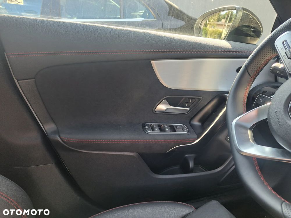 Mercedes-Benz CLA - 10