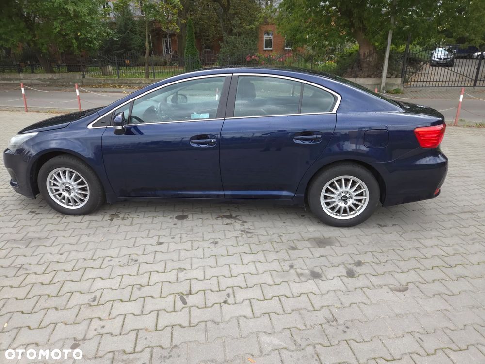 Toyota Avensis 1.8 Luna EU5 - 2