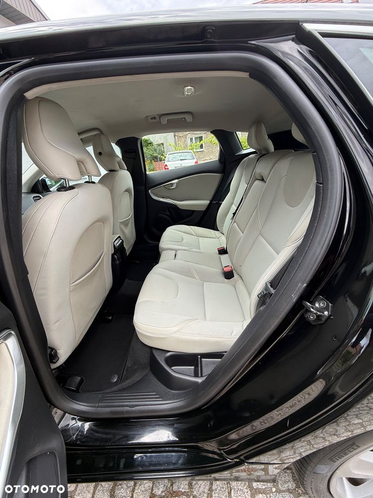 Volvo V40 D3 Geartronic Momentum - 14