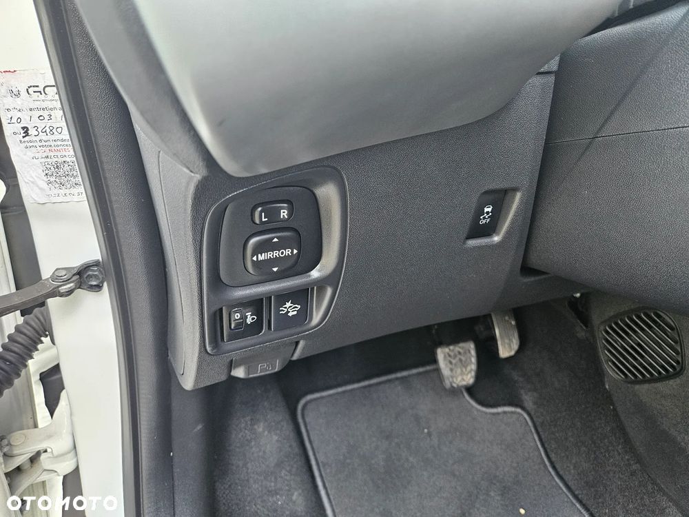 Toyota Aygo x.shift x-play connect - 12