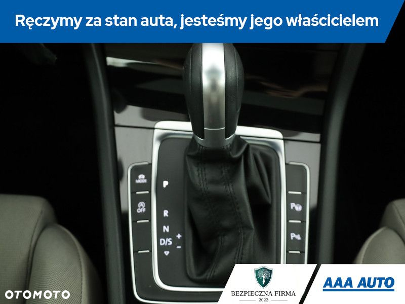 Volkswagen Golf - 16