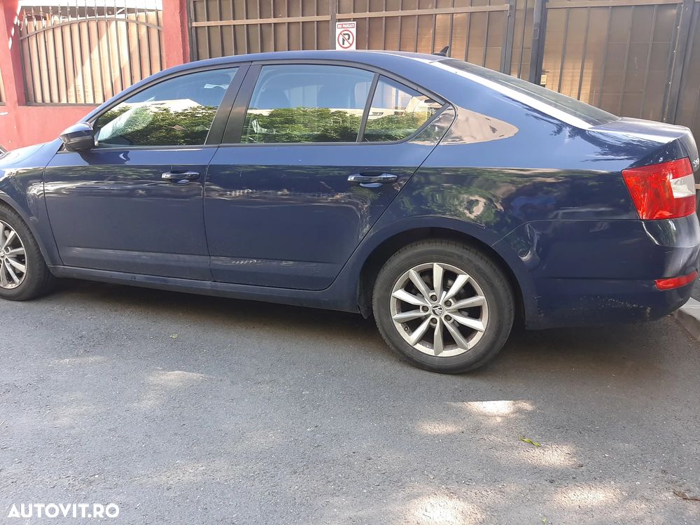 Skoda Octavia 1.6 TDI 4X4 Ambition - 9
