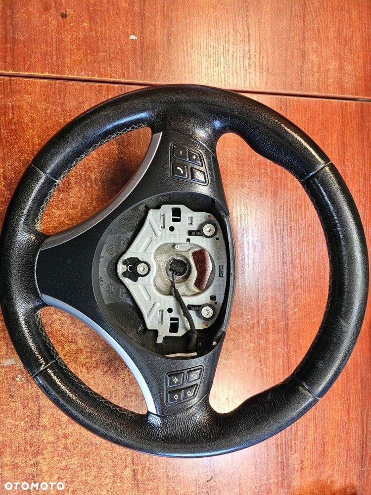 KIEROWNICA MULTIFUNKCYJNA BMW 1 E87 E82 E90 E91 E92 E93 9123289 - 1