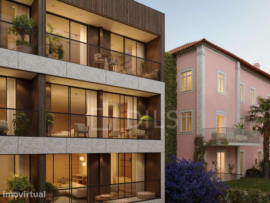 Apartamento T4 com varanda e 3 lugares de estacionamento no Porto - Grande imagem: 2/42