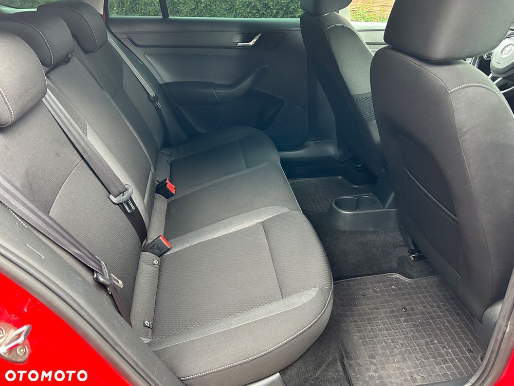 Skoda RAPID 1.4 TSI DSG Drive - 27