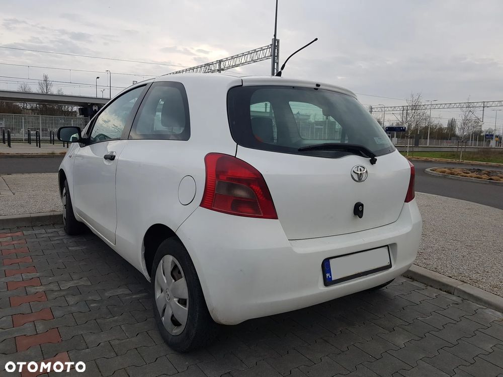 Toyota Yaris - 4