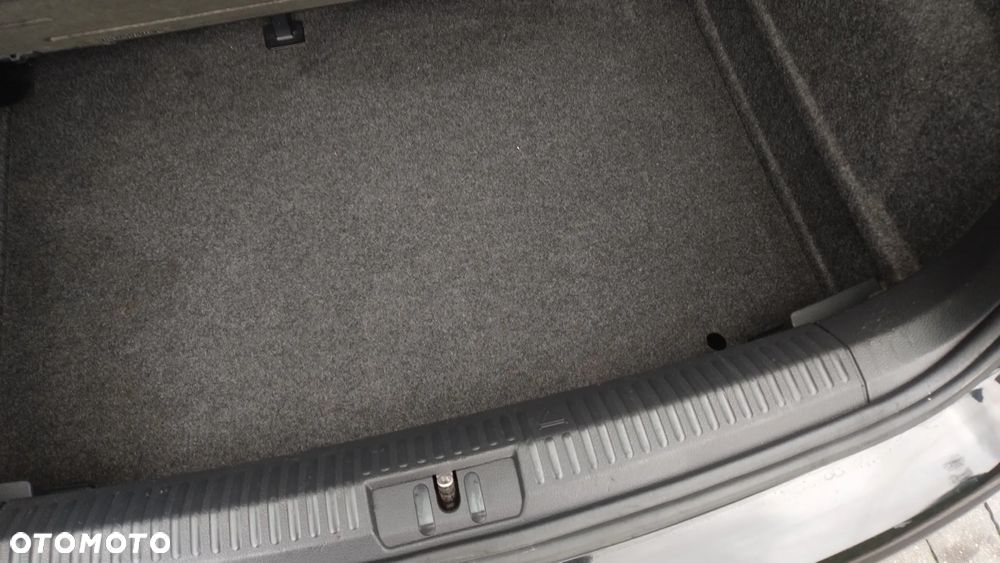 Volkswagen Polo - 17