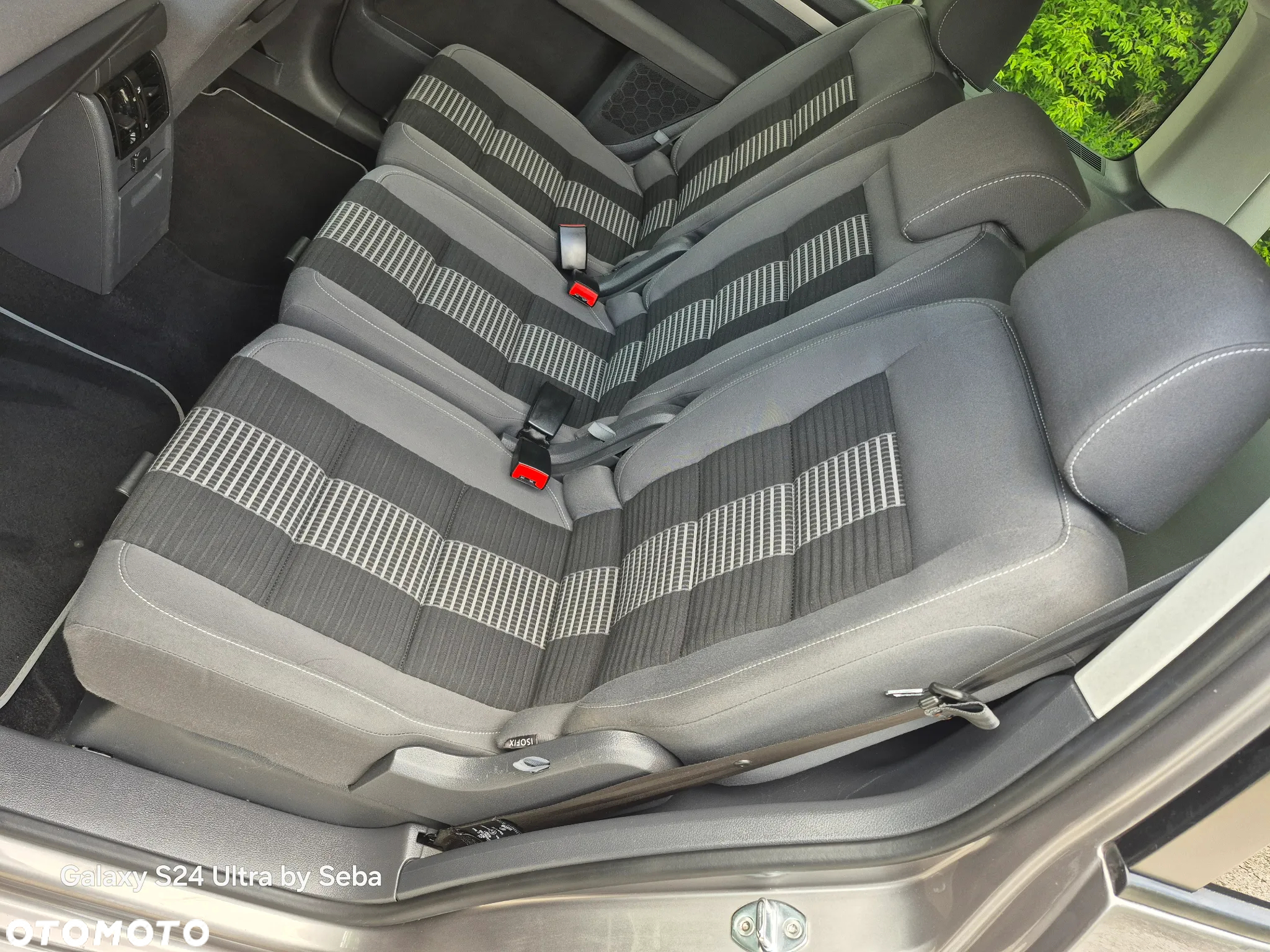 Volkswagen Touran 2.0 TDI Highline - 15