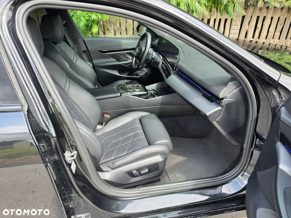 BMW Seria 5 520d mHEV M Sport - 13