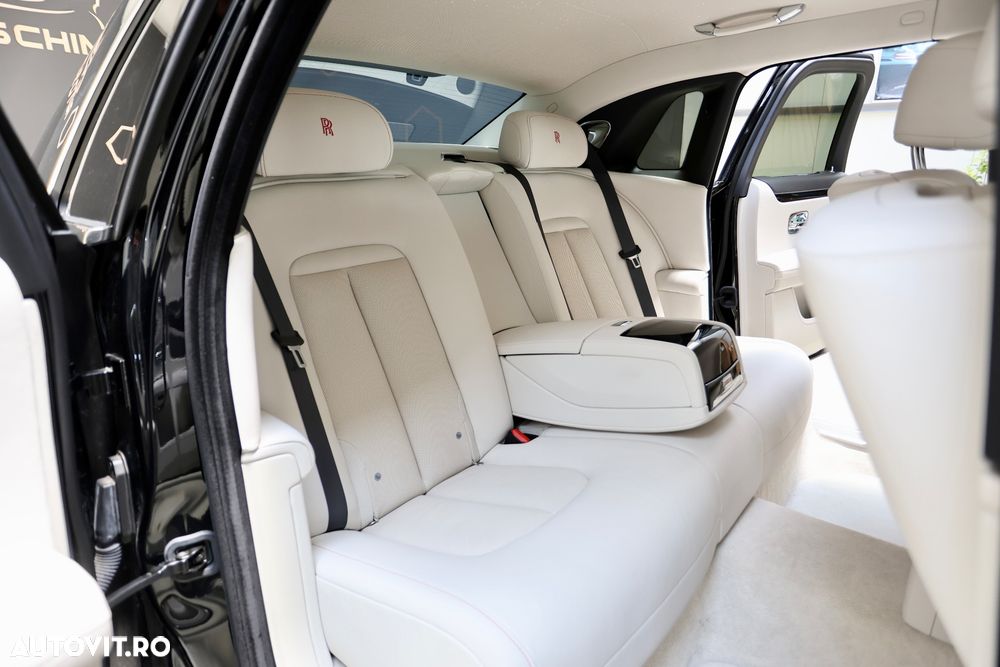 Rolls-Royce Ghost - 12
