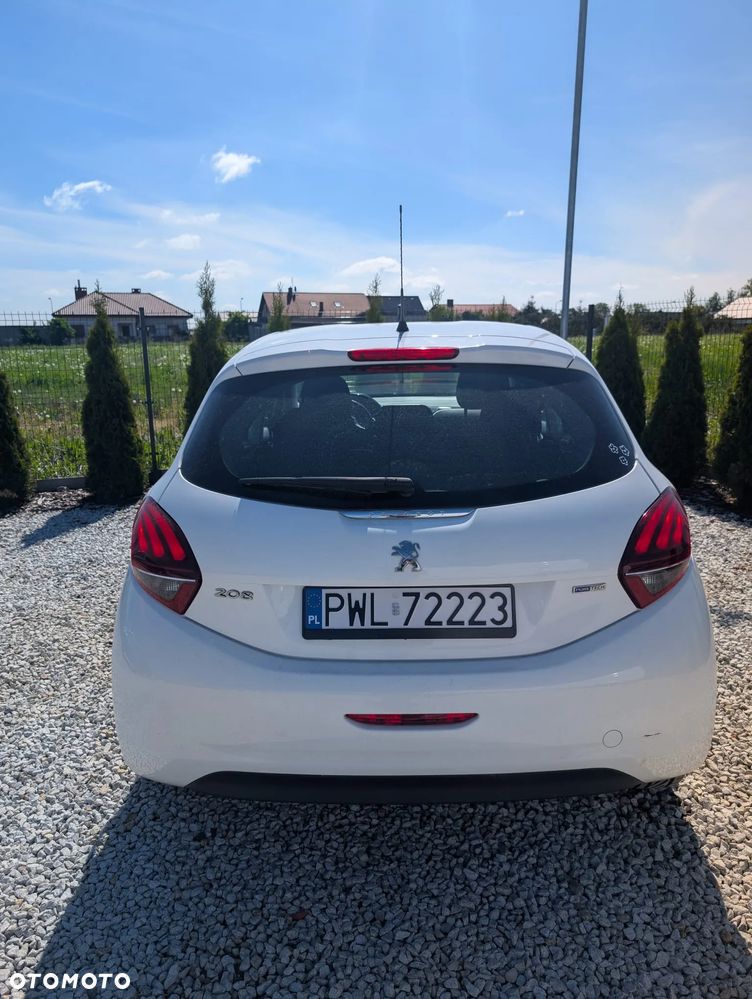 Peugeot 208 - 11