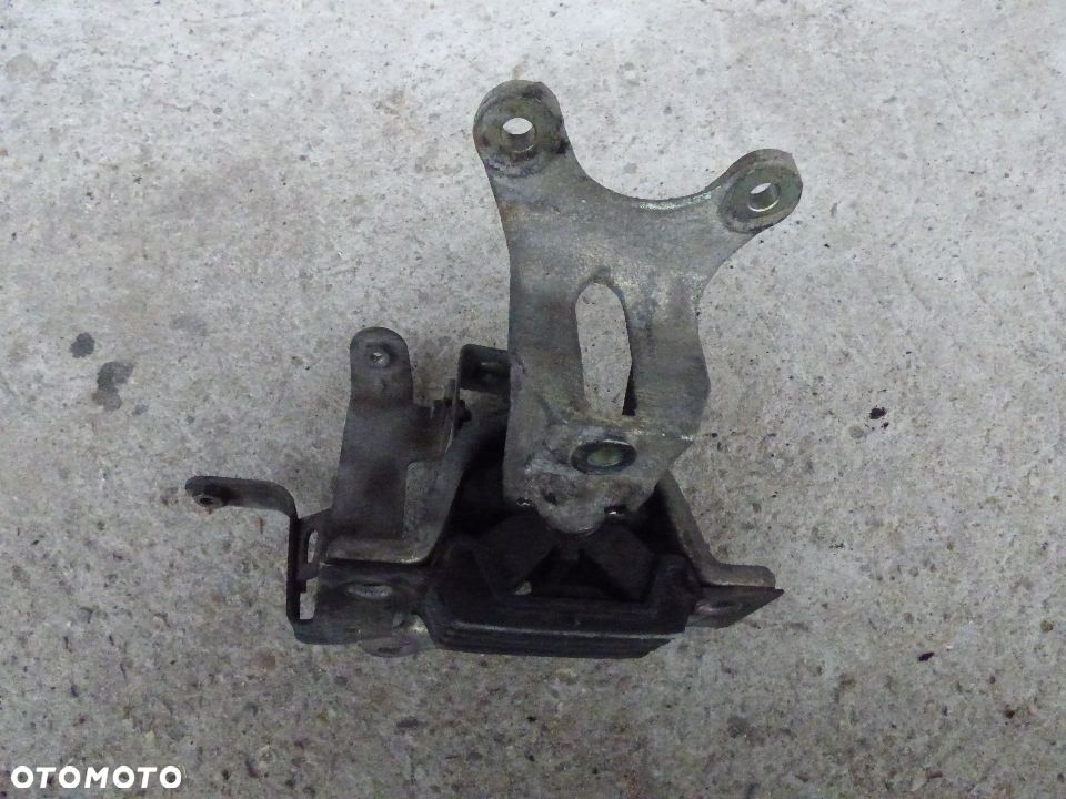 ŁAPA SILNIKA FIAT DOBLO 1.9 JTD 105/KM 06r - 2