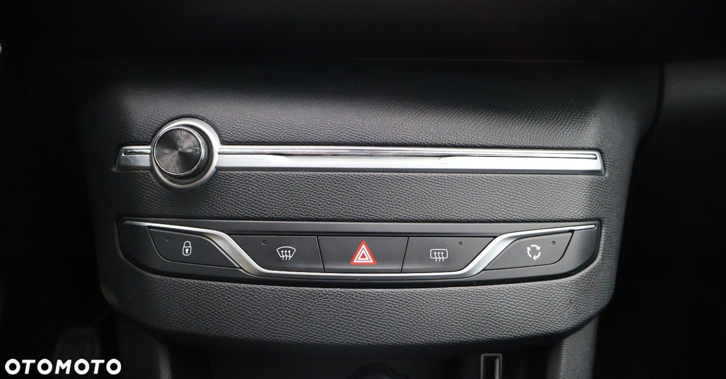 Peugeot 308 - 23