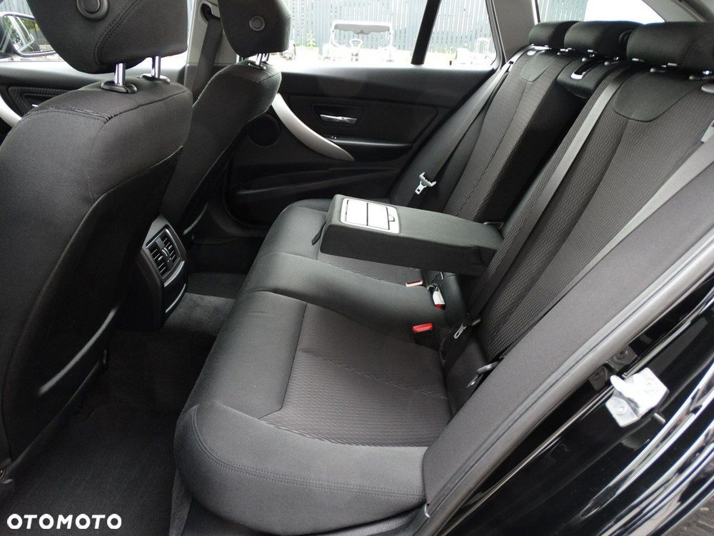 BMW Seria 3 - 16