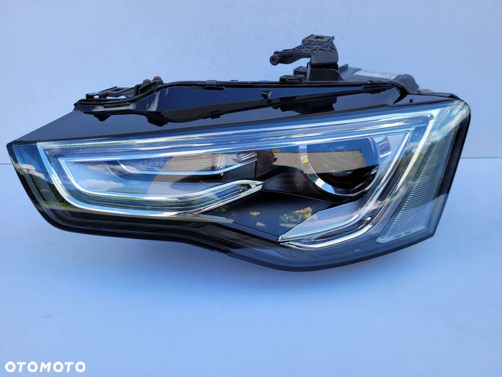 AUDI A5 8T LIFT LAMPA PRZOD PRAWA XENON LED