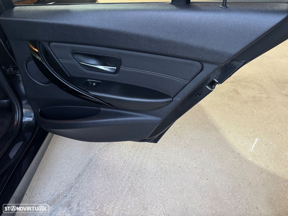 BMW 318 d Auto Line Sport - 21