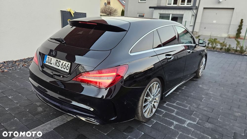 Mercedes-Benz CLA 220 4Matic 7G-DCT AMG Line - 3