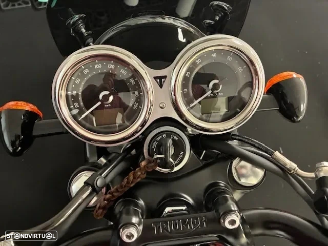 Triumph Bonneville Black Edition - 7