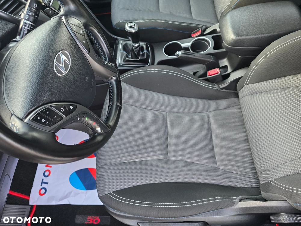 Hyundai i30 blue 1.6 GDI Passion - 28