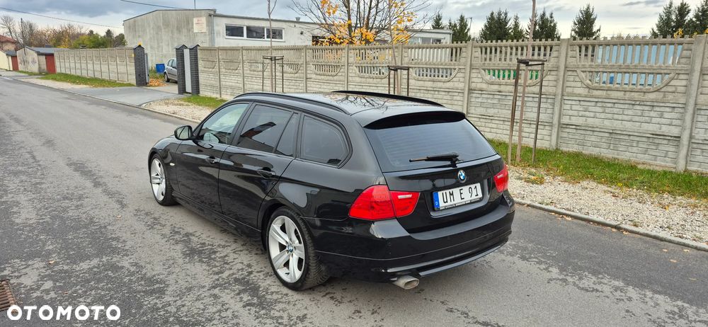 BMW Seria 3 320d DPF Touring - 15