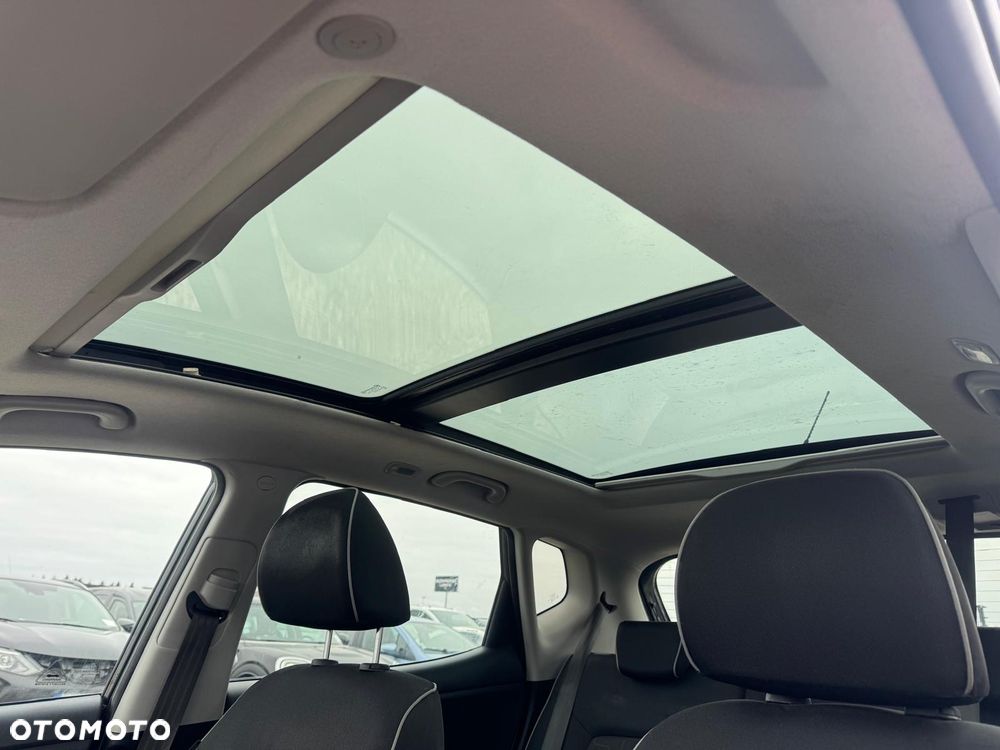 Kia Venga 1.6 CRDi 128 Edition 7 - 9