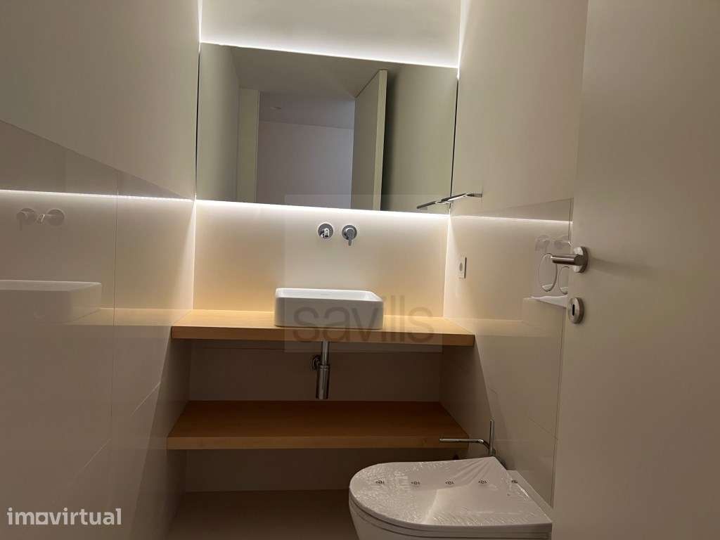 Apartamento T3 totalmente renovado na zona do Campo Alegre - Grande imagem: 4/21