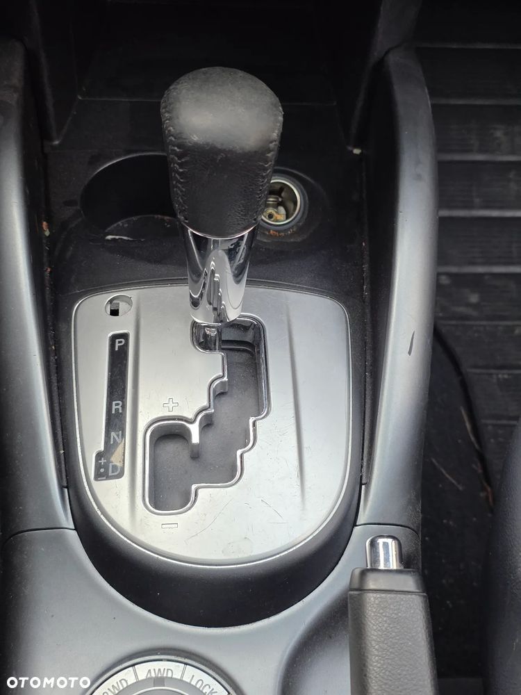 Mitsubishi Outlander - 9