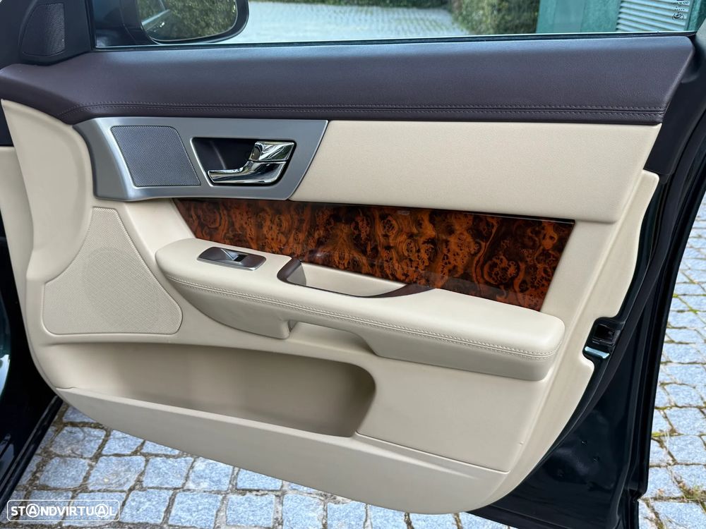 Jaguar XF 2.2 D Luxury 139g - 15