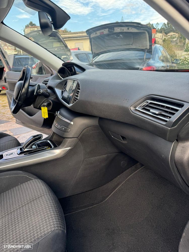 Peugeot 308 SW BlueHDi 130 EAT8 Style - 21