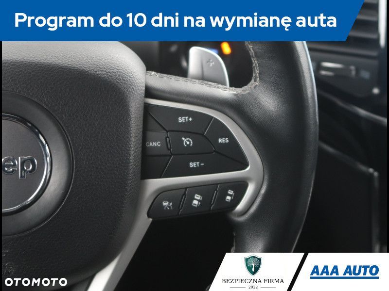 Jeep Grand Cherokee - 19