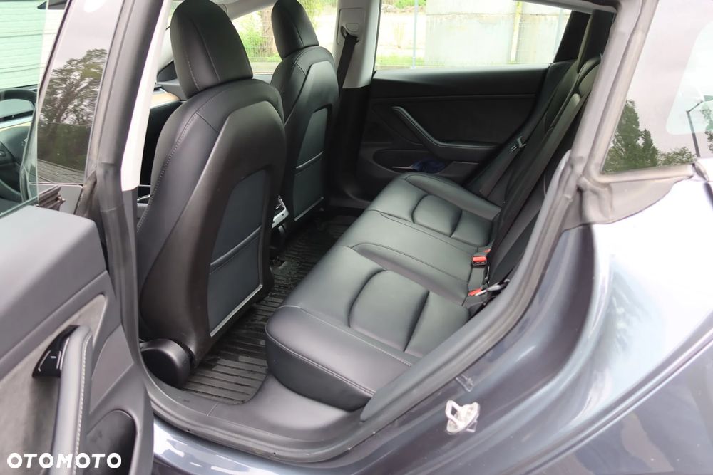 Tesla Model 3 - 2