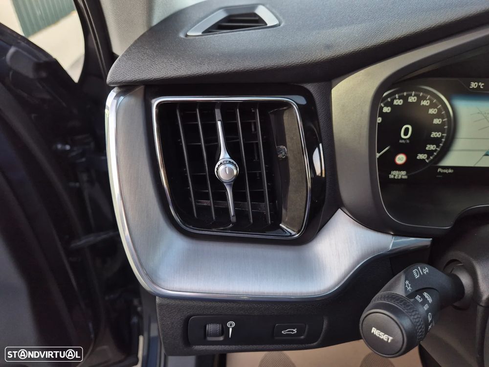Volvo XC 60 2.0 D4 Momentum Plus - 16