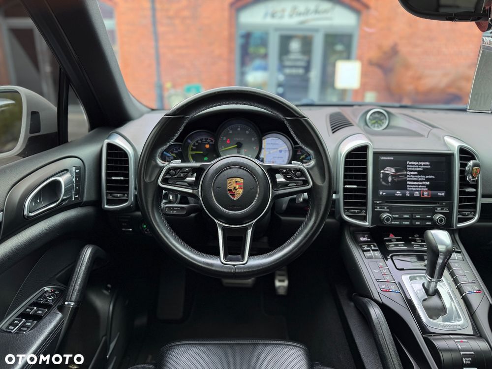 Porsche Cayenne - 33