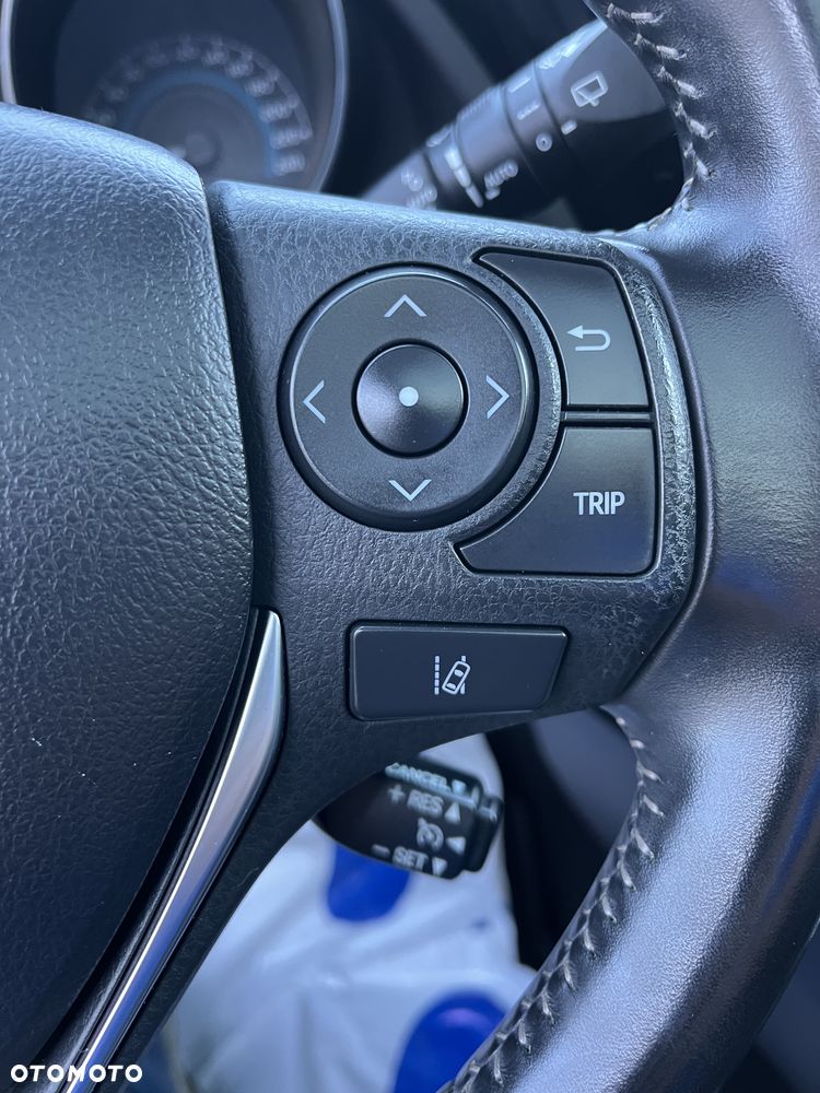 Toyota Auris 1.8 HSD Luna - 30