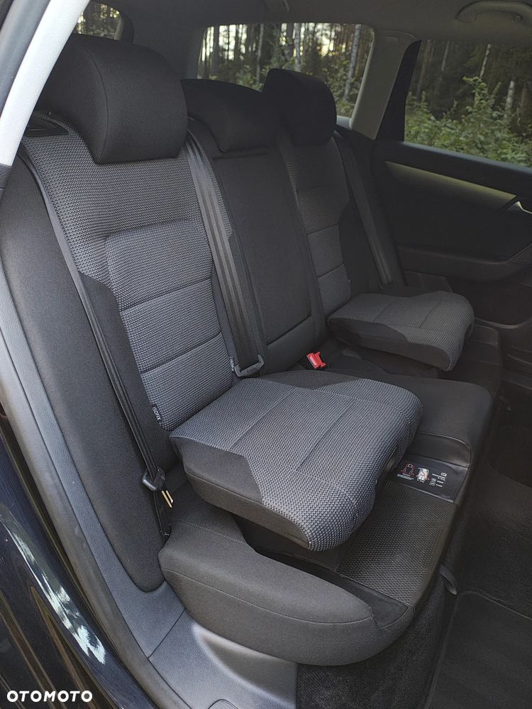 Volkswagen Passat - 35
