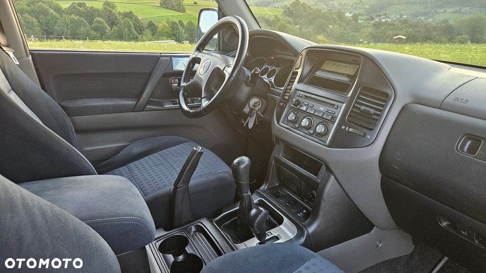 Mitsubishi Pajero - 5