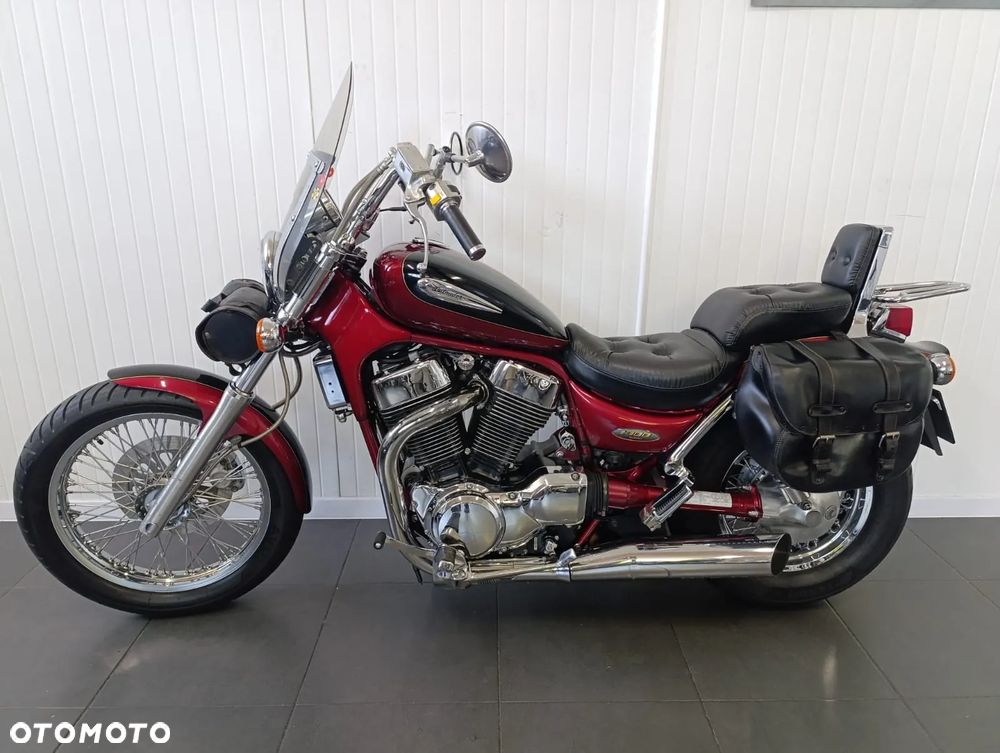 Suzuki Intruder - 7