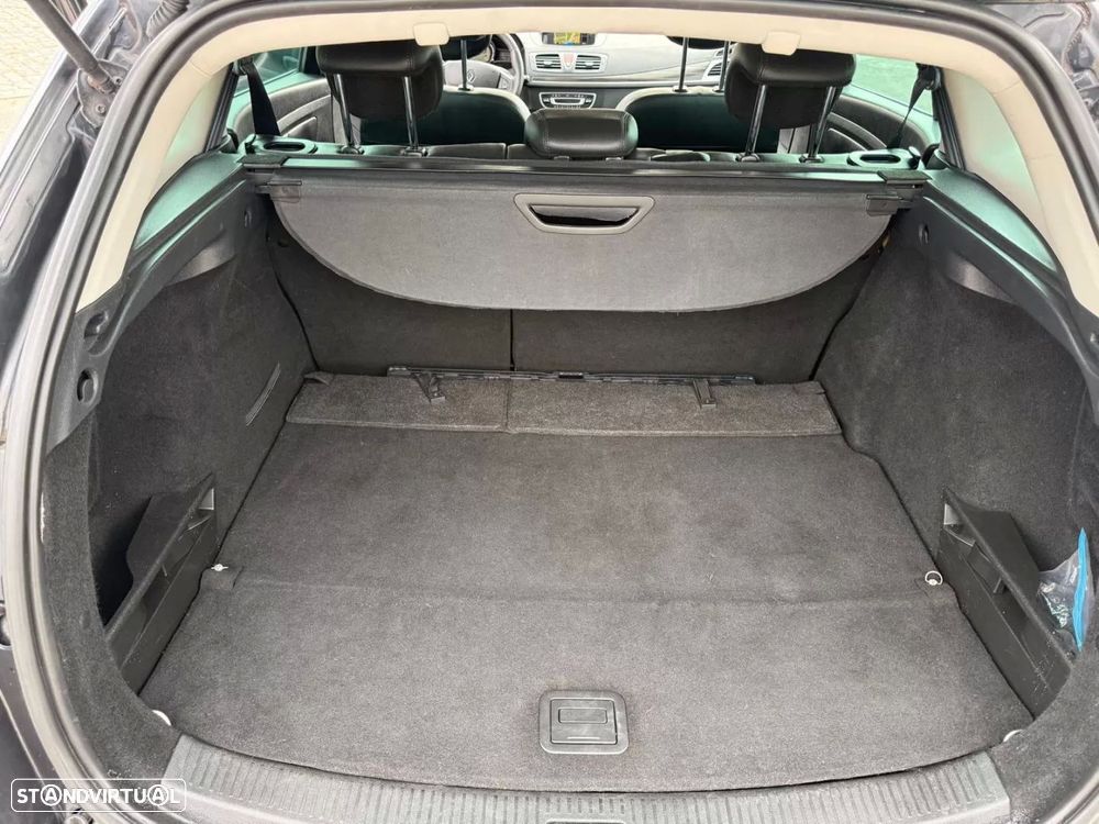 Renault Mégane Sport Tourer 1.5 dCi Dynamique S EDC CO2 Champion - 19