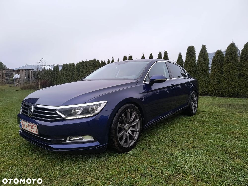 Volkswagen Passat - 1