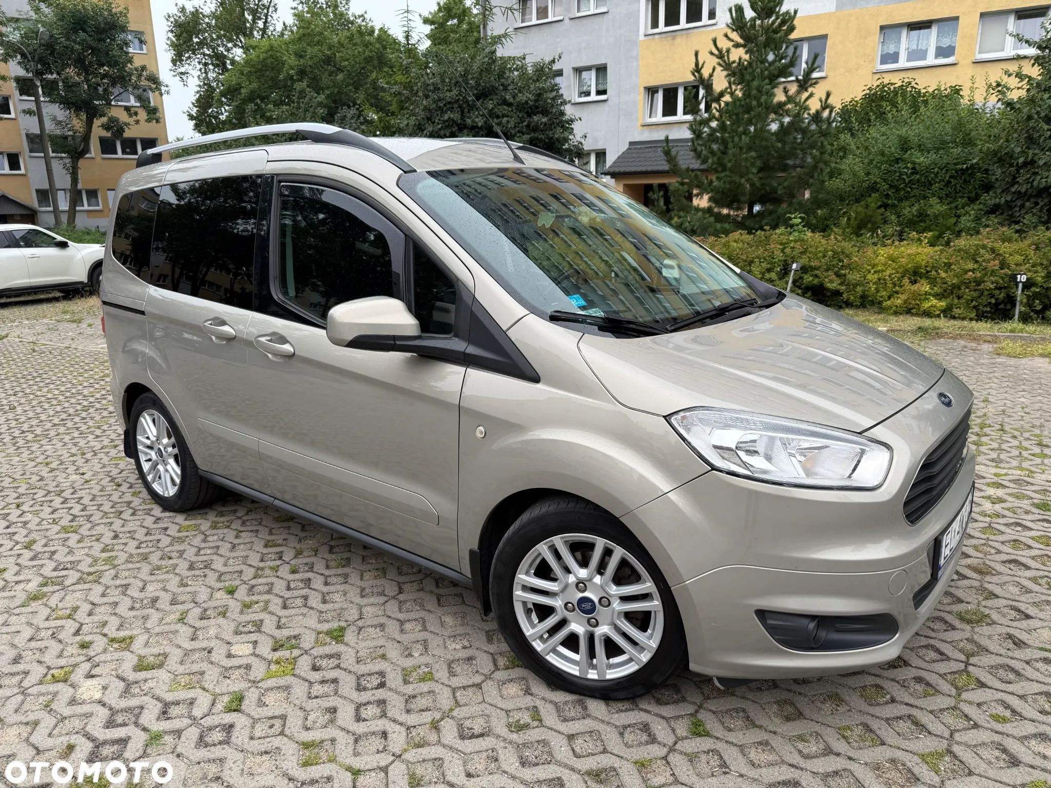Ford Tourneo Courier 1.5 TDCi Titanium - 1