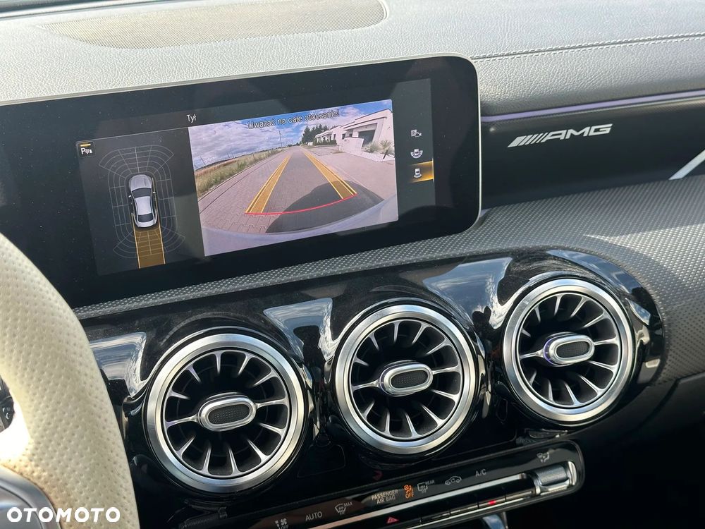 Mercedes-Benz CLA 220 d AMG Line 8G-DCT - 23