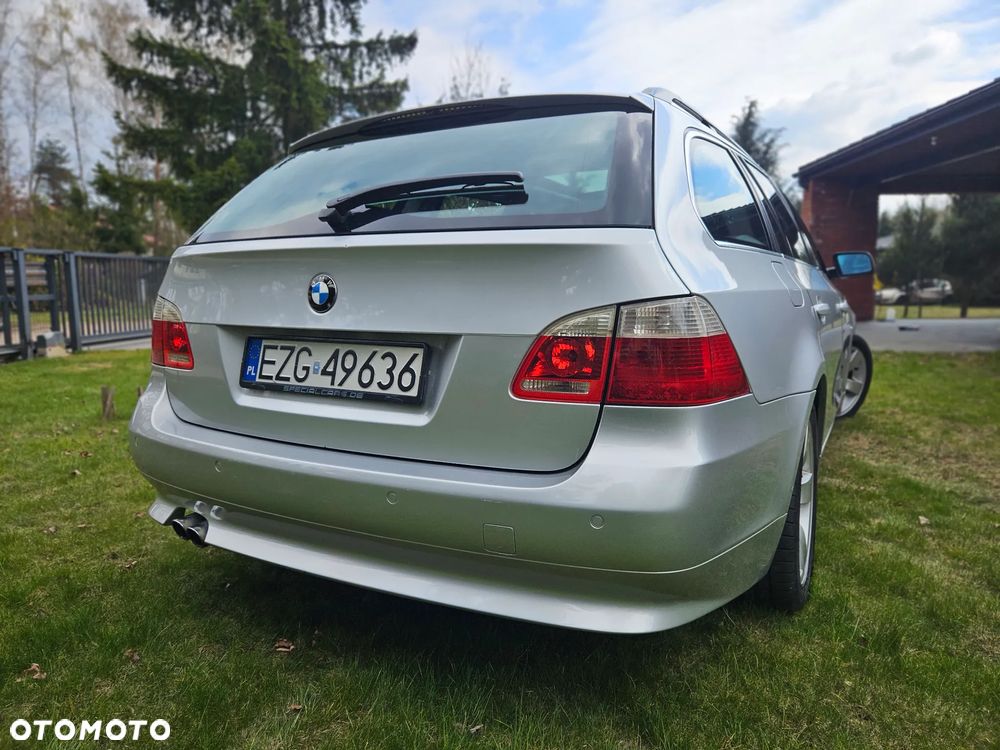 BMW Seria 5 525i Touring - 12