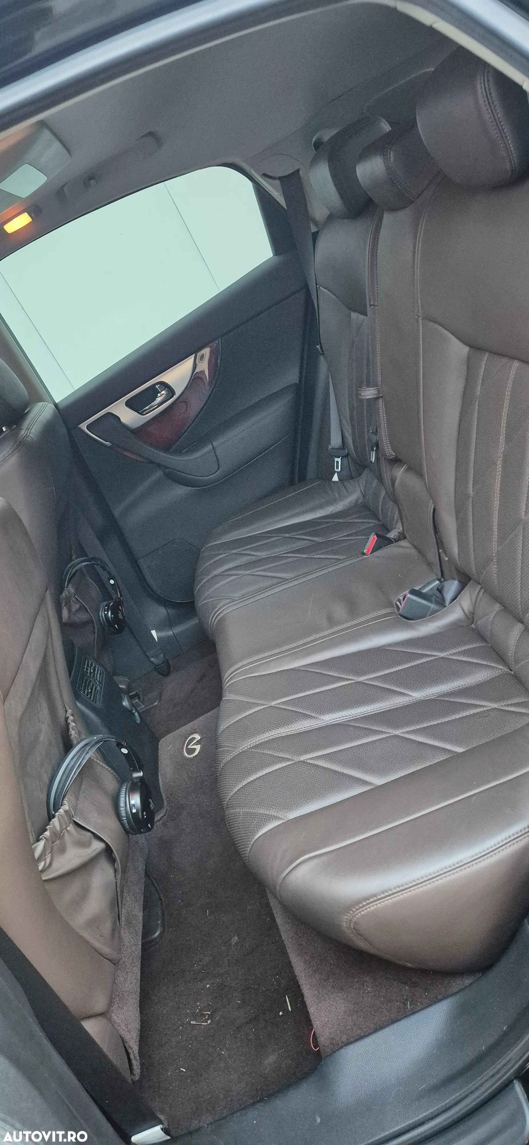 Infiniti FX 50 FX50 5.0L V8 S Premium AWD - 17