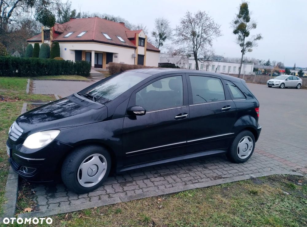 Mercedes-Benz Klasa B 180 CDI - 21