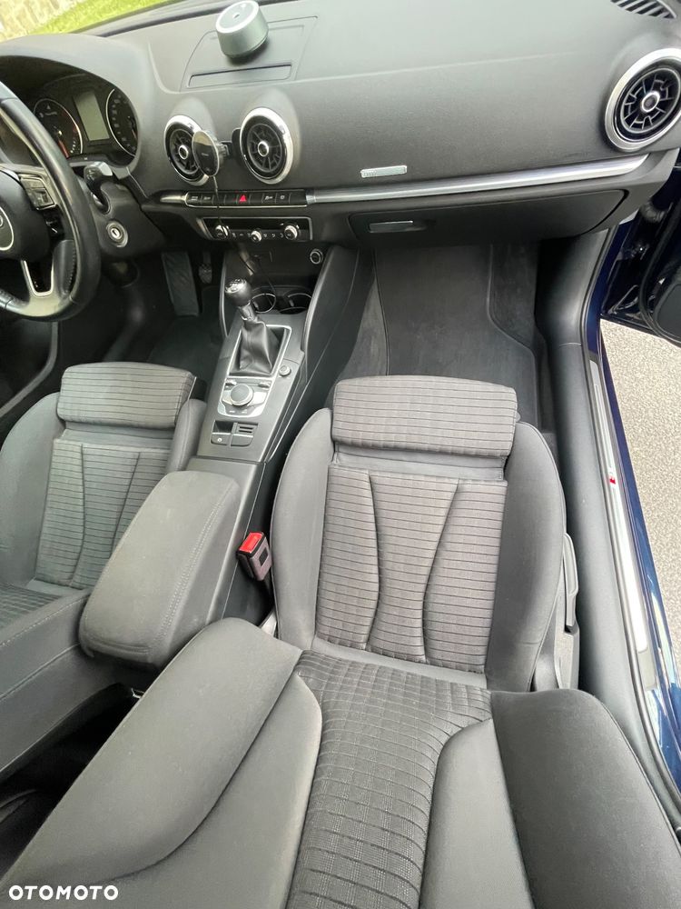 Audi A3 Sportback 1.6 FSI S line Sportpaket plus - 18