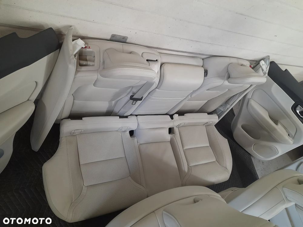 Fotele kanapa boczki komplet Volvo xc60 II inscription 2019R uk - 16