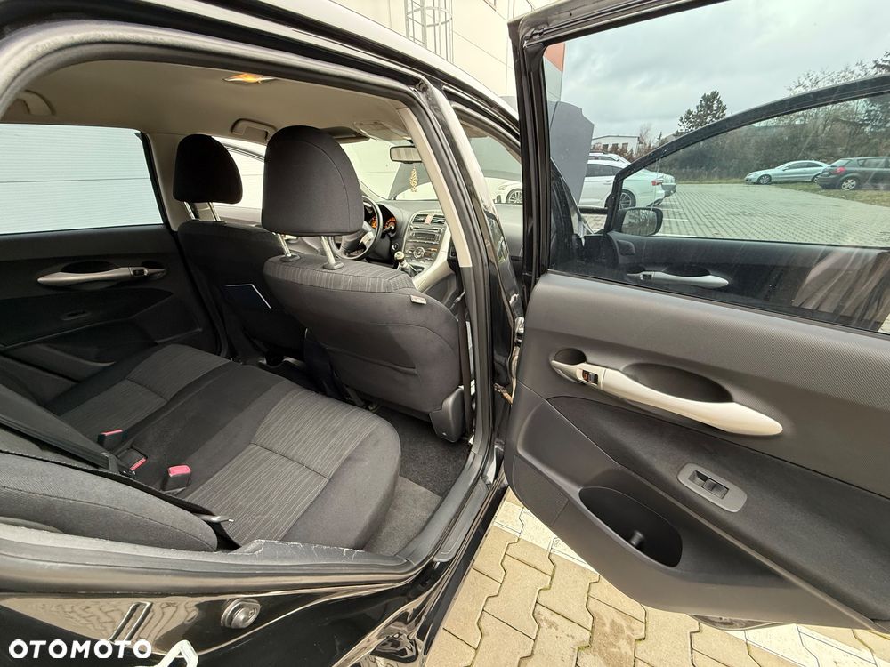Toyota Auris 2.0 D-4D Luna - 17