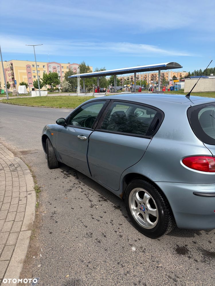Alfa Romeo 147 1.6 Twin Spark Distinctive - 3